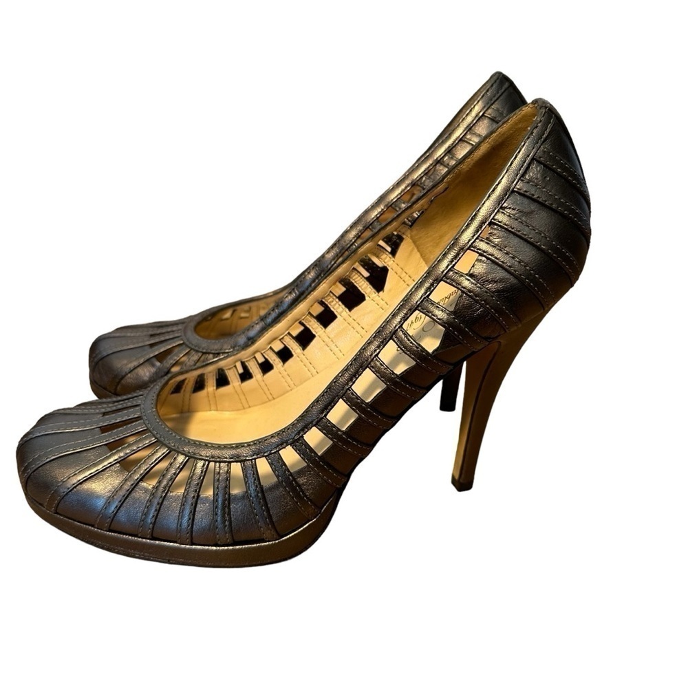 Talbots pewter bronze  pewter leather heels in like new condition. - Picture 5 of 16
